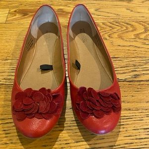 Kenneth Cole Red Flats - Size 8.5